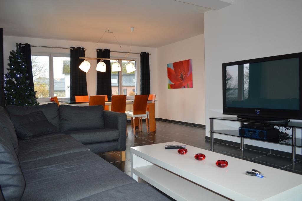 Sixine House Villa Ovifat Szoba fotó